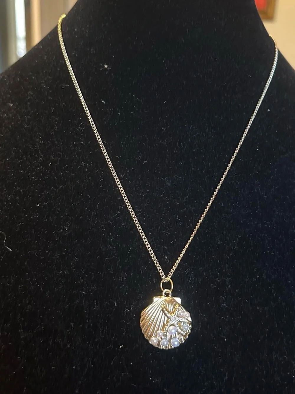 Self hand made pearl star fish shell golden necklace.